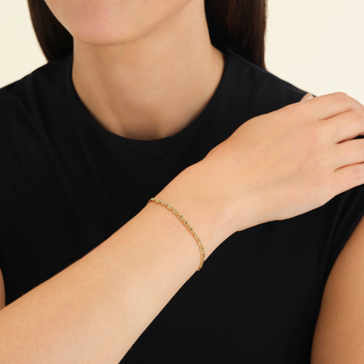Swirl Bracelet leftcolumn