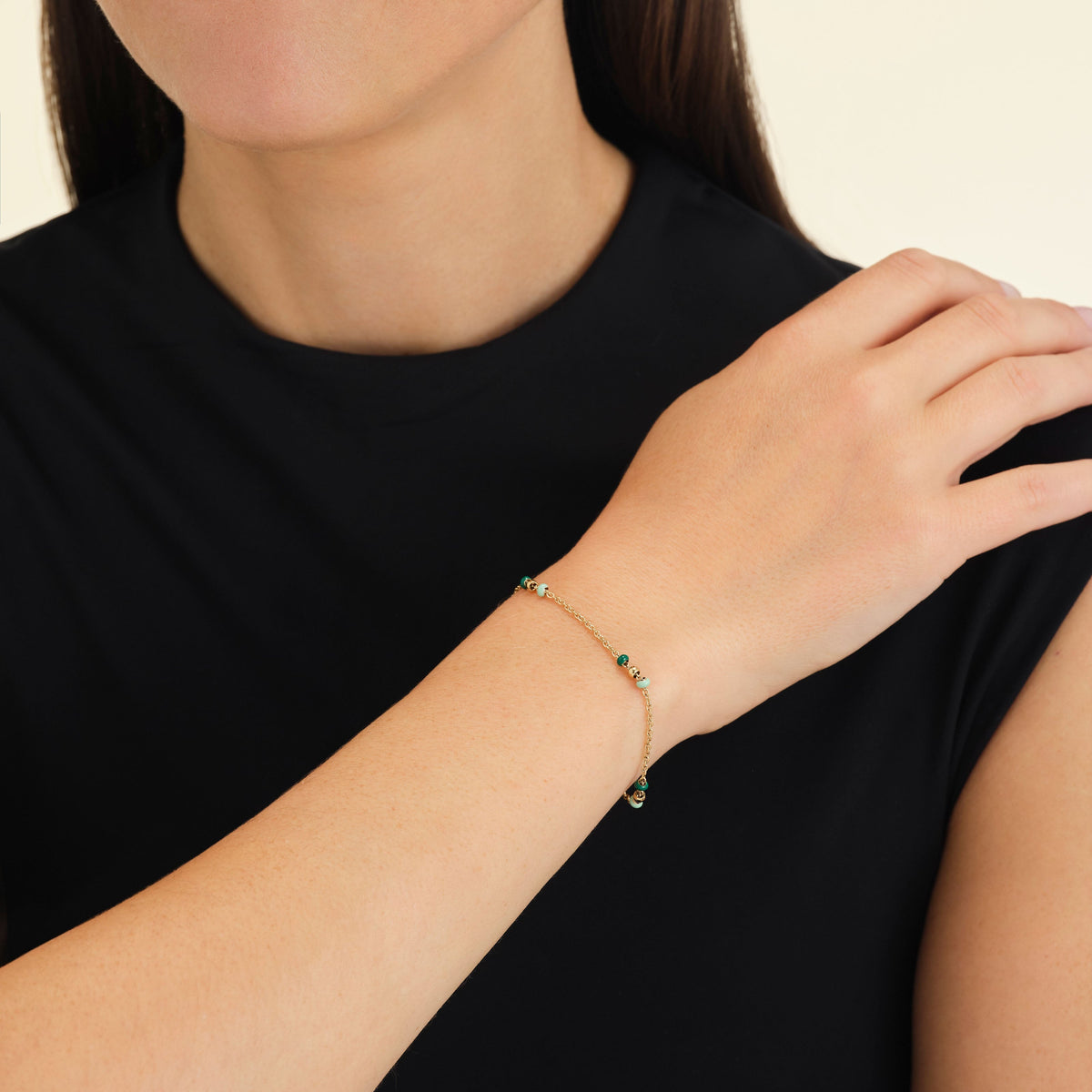 Emerald Dotted Bracelet leftcolumn