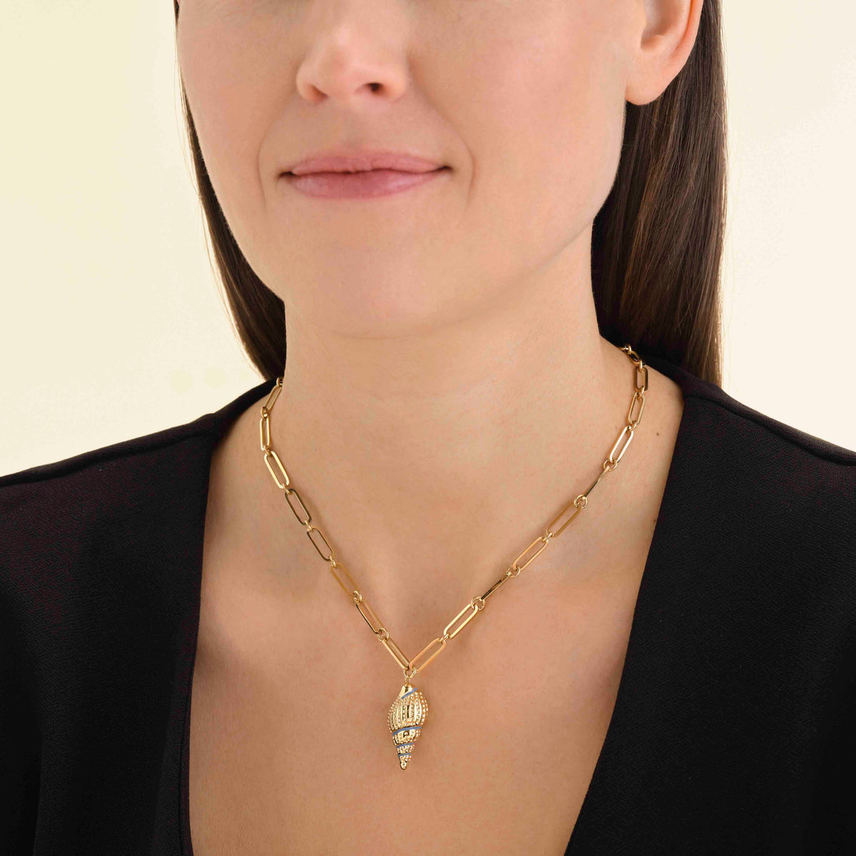 Tulip Shell Necklace leftcolumn