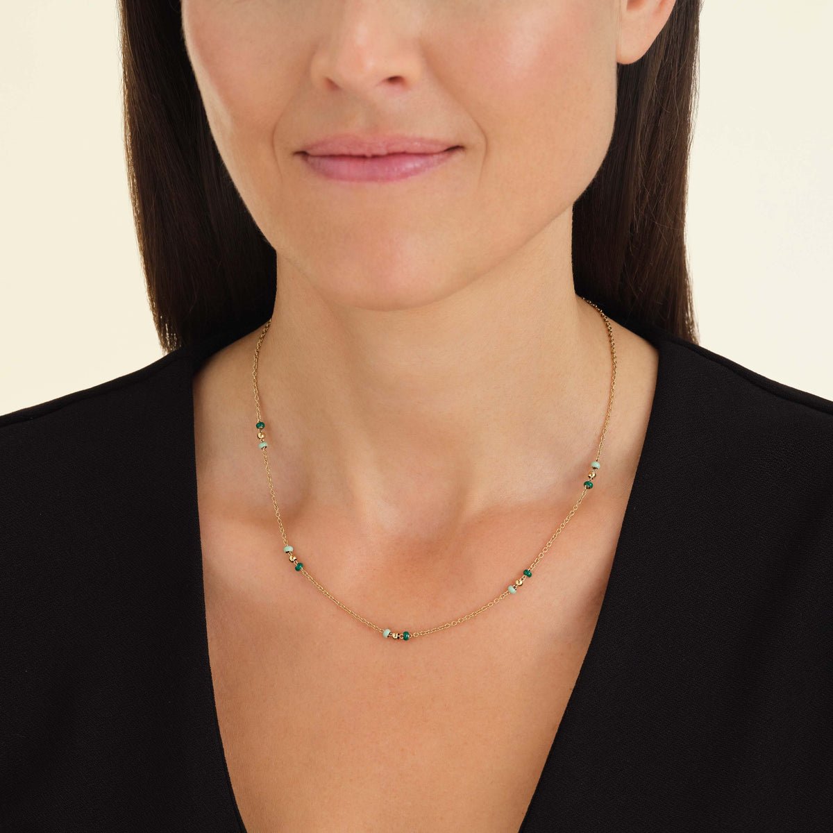 Emerald Dotted Necklace leftcolumn