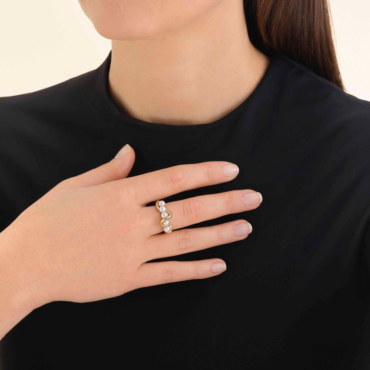 Pearl Twist Ring leftcolumn