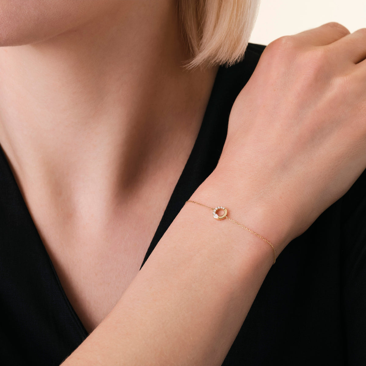 Eclipse Bracelet leftcolumn