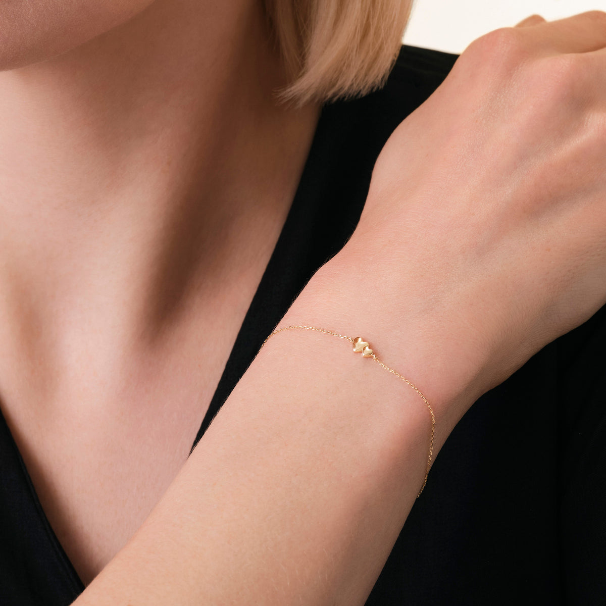 Duo Heart Bracelet leftcolumn