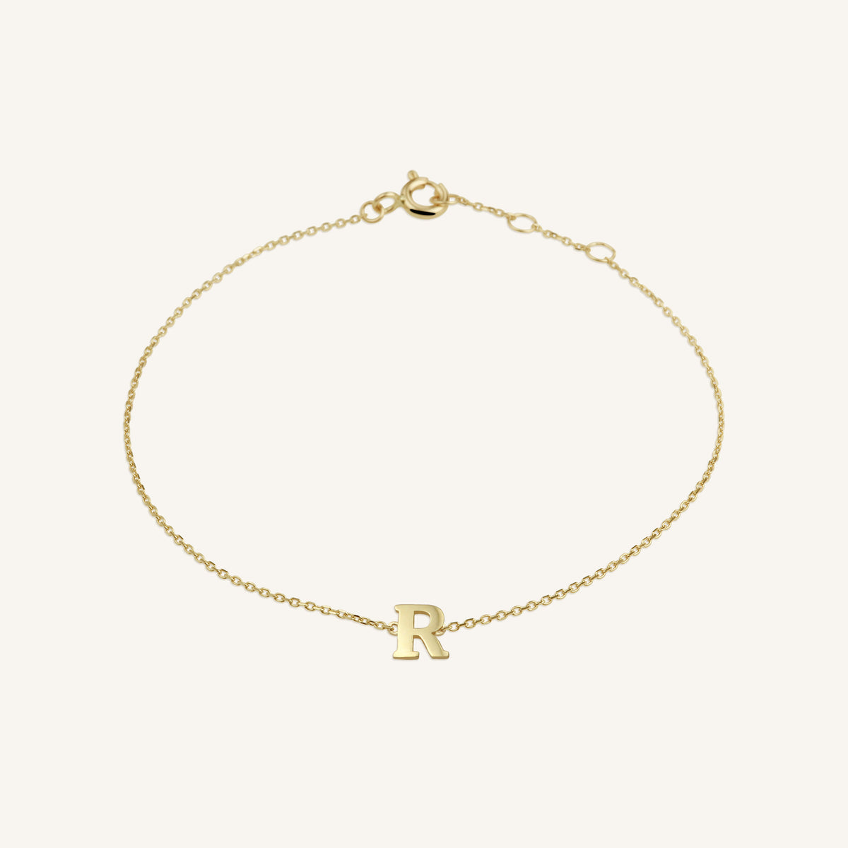 Initial Bracelet R leftcolumn