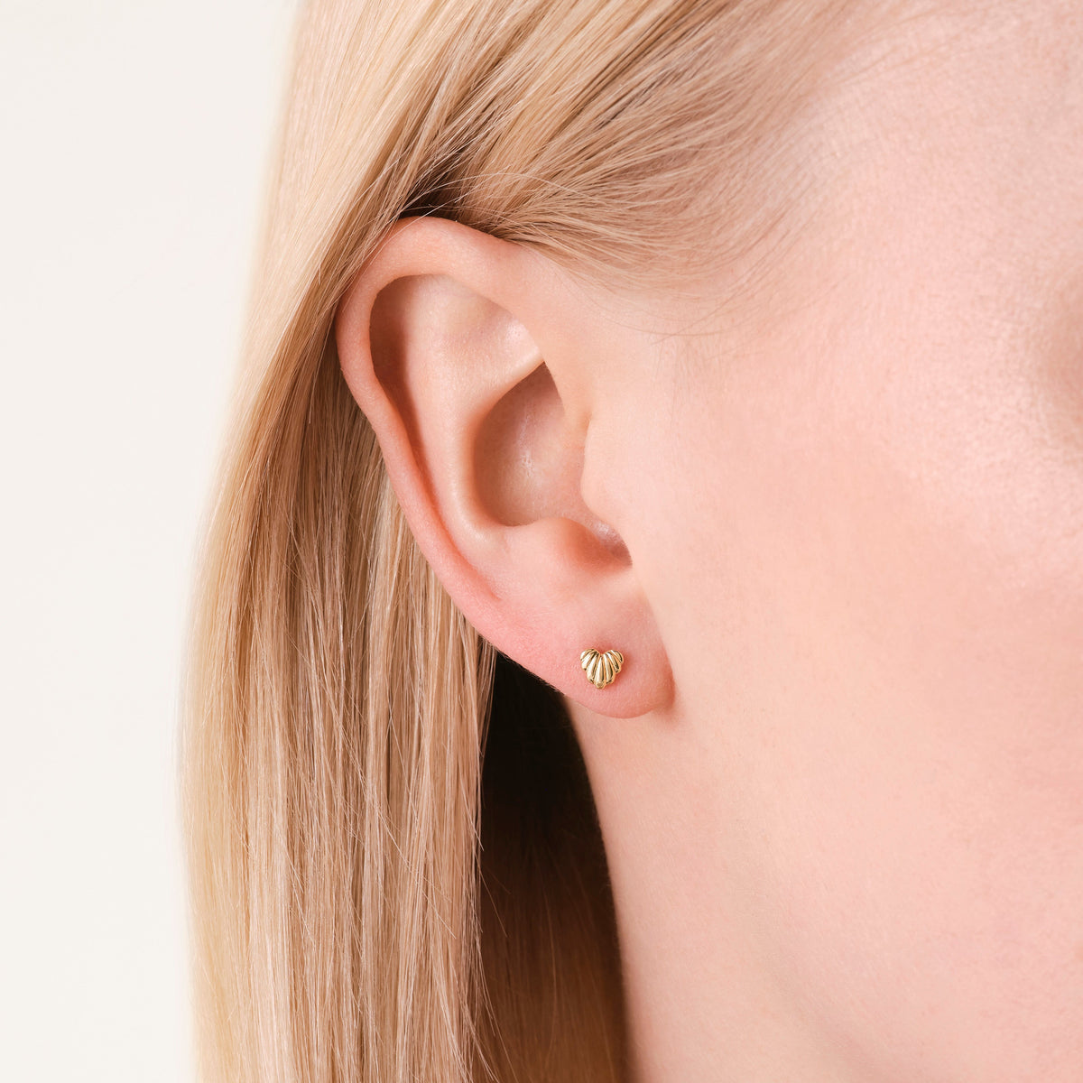 Ridged Heart Studs leftcolumn