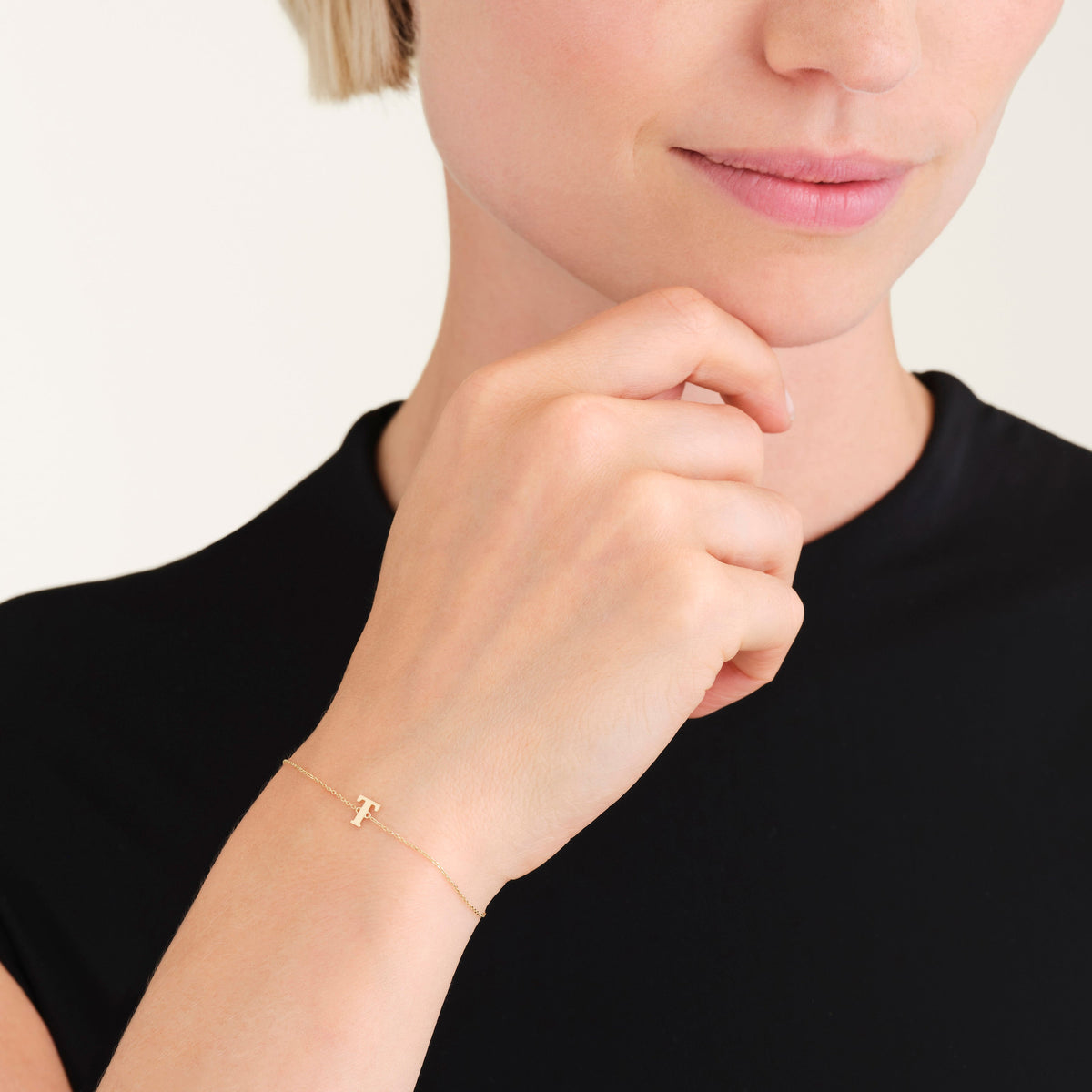 Initial Bracelet T leftcolumn