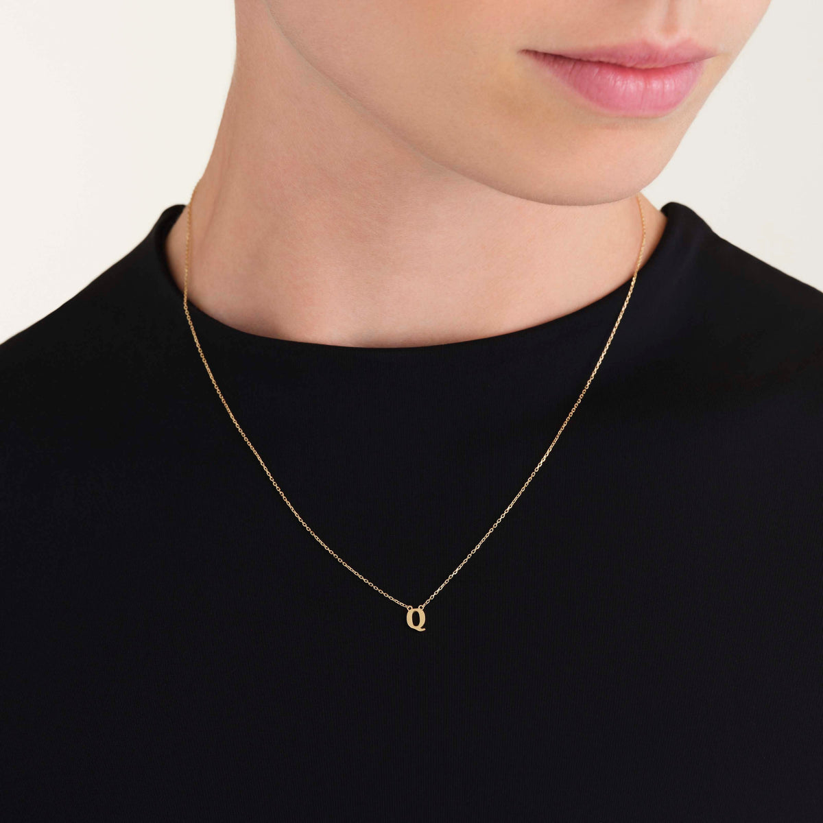 Initial Necklace Q leftcolumn