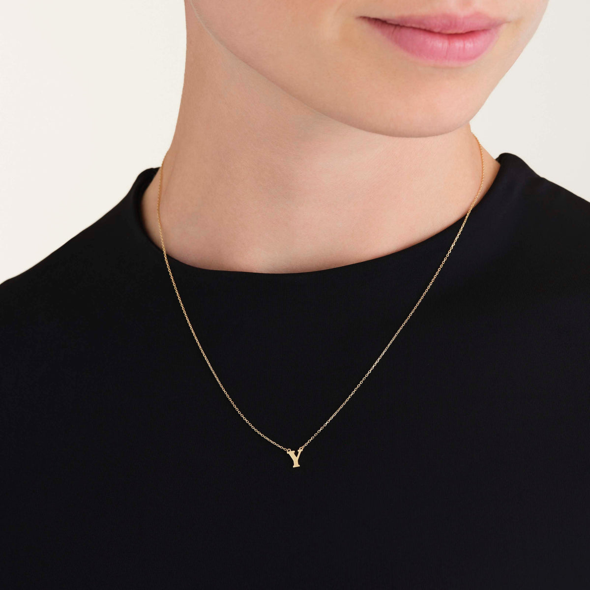 Initial Necklace Y leftcolumn