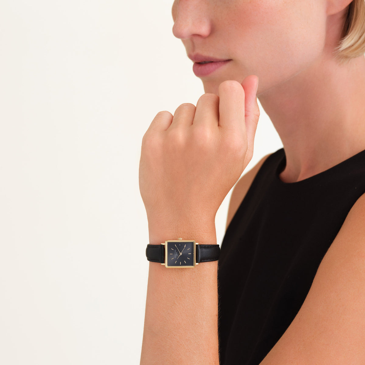 Boxy XS Black Leather leftcolumn